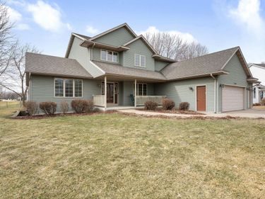 1120 Esther Lane, Owatonna, MN 55060