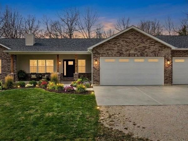 619 North Ethlyn Road, Winfield, MO 63389
