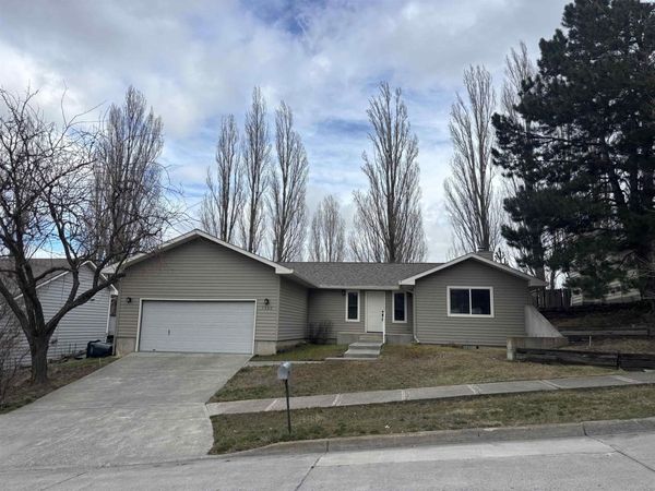1340 SW Wadleigh, Pullman, WA 99163
