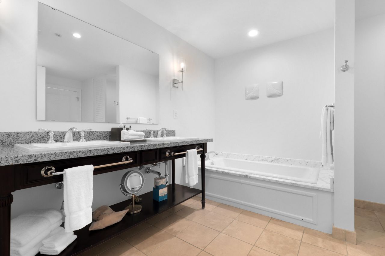 5802 Palmetto Drive Photo 8