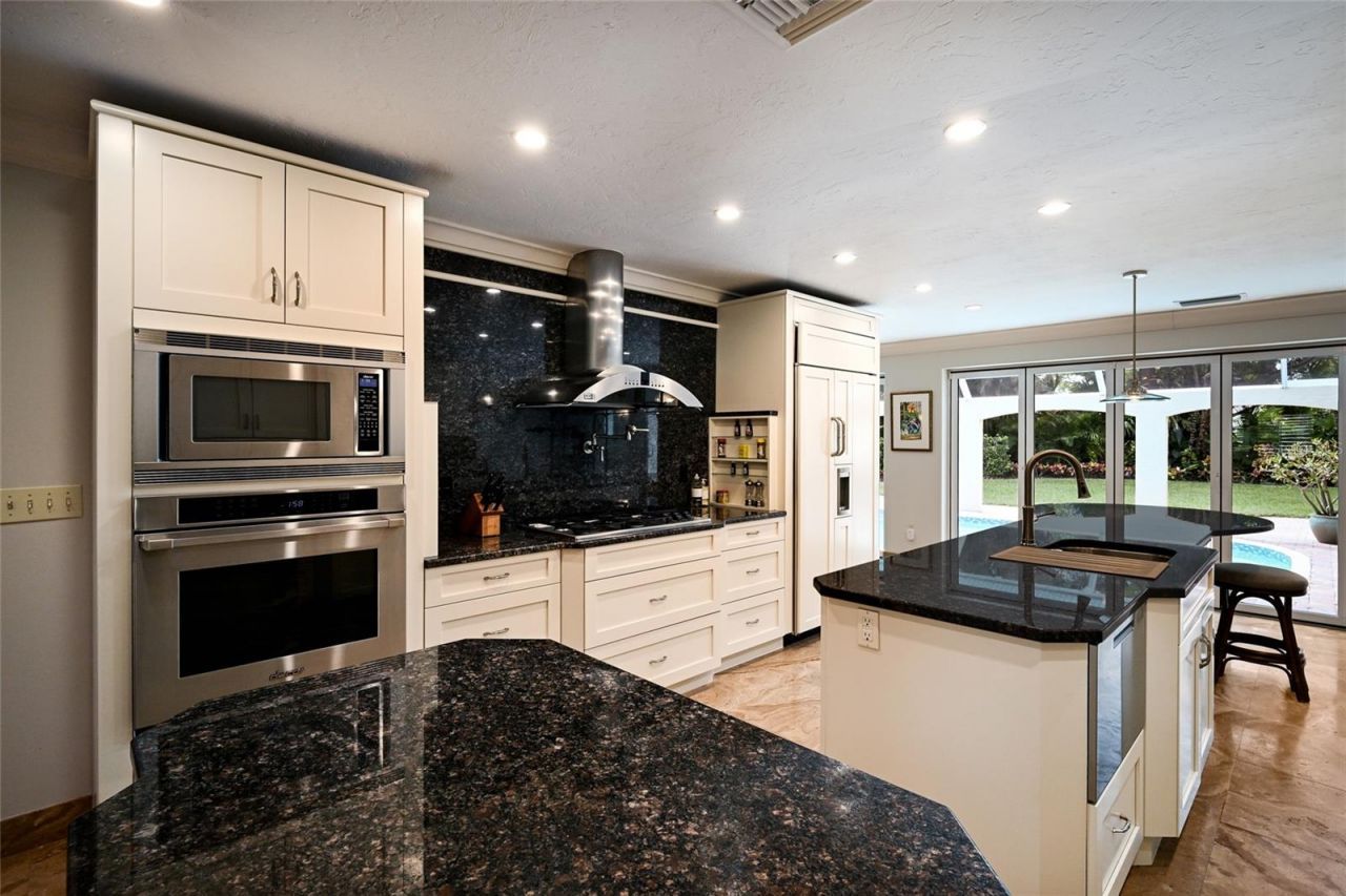 218 Robin Drive, Sarasota, FL 34236 Photo