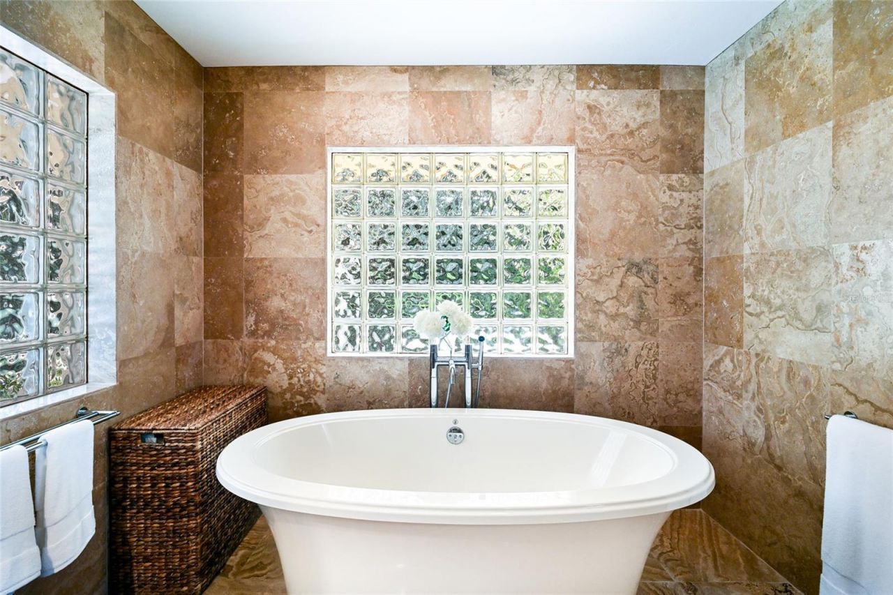 218 Robin Drive, Sarasota, FL 34236 Photo