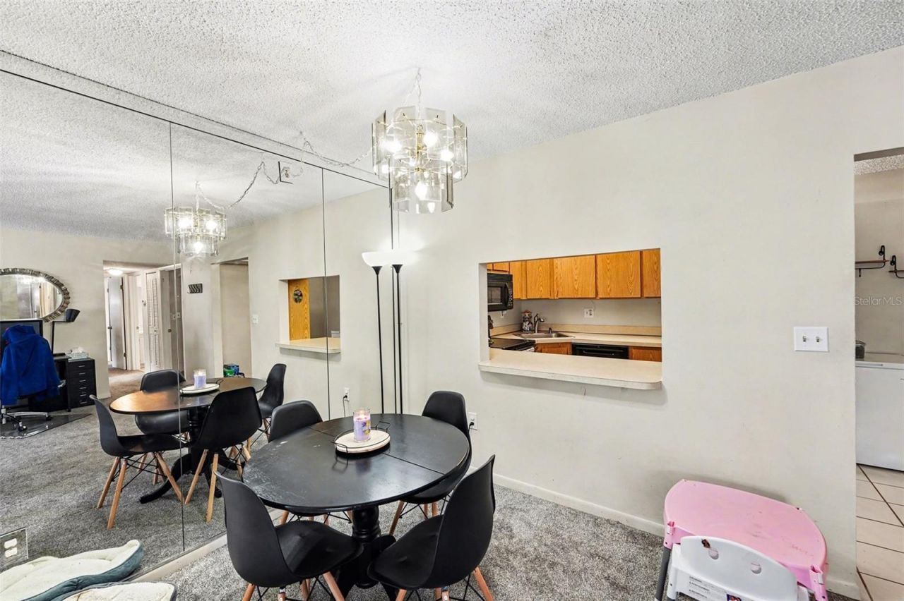 1261 Pine Ridge Circle W, Unit D1, Tarpon Springs, FL 34688 Photo