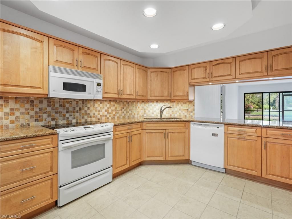 5890 Via Lugano, Naples, FL 34108 Photo