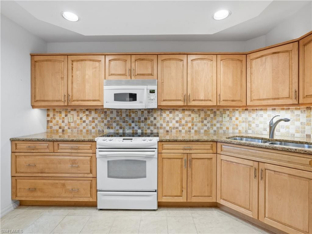 5890 Via Lugano, Naples, FL 34108 Photo