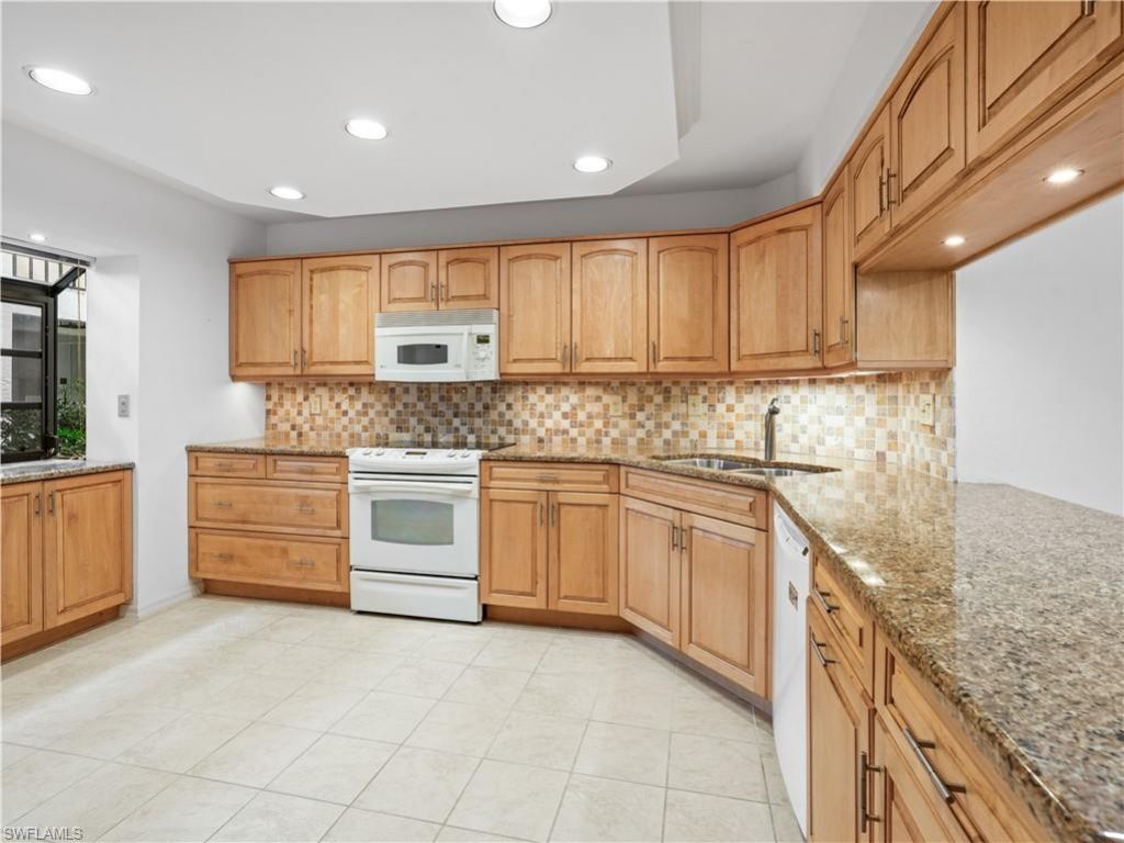 5890 Via Lugano, Naples, FL 34108 Photo