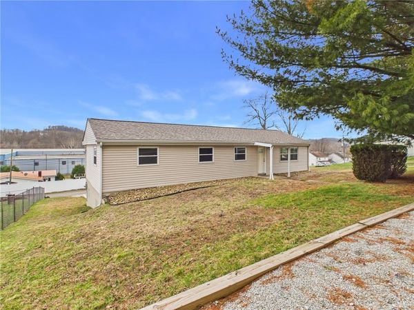 909 1st St, New Salem, PA 15468
