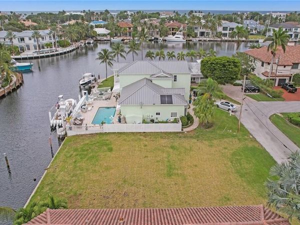 2821 NE 32nd Street, Lighthouse Point, FL 33064