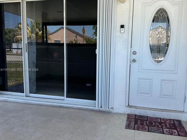 3242 NW 203rd St , Miami Gardens, FL 33056