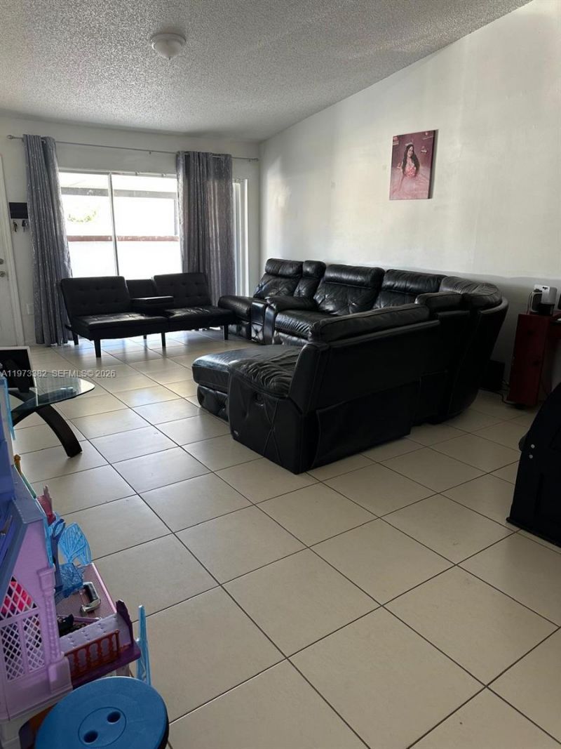 3242 NW 203rd St, Miami Gardens, FL 33056 Photo