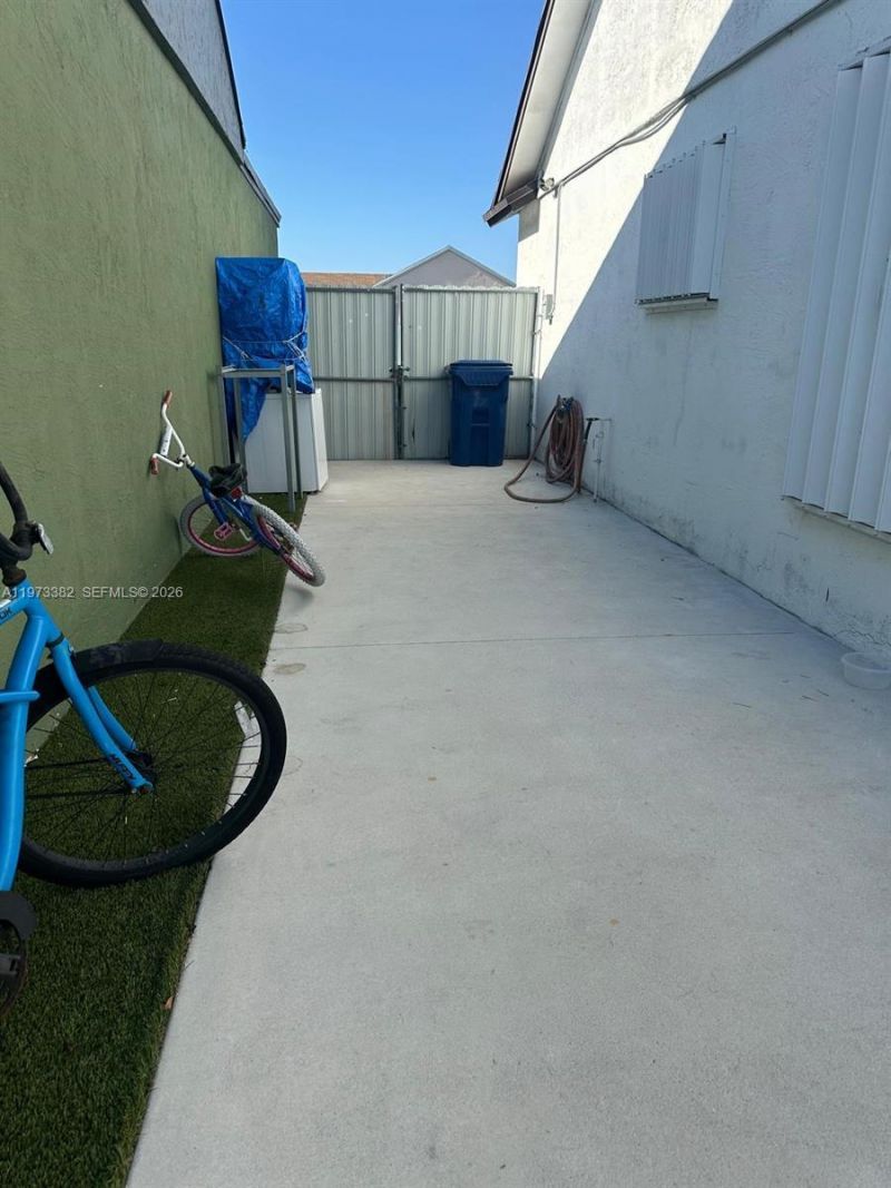 3242 NW 203rd St, Miami Gardens, FL 33056 Photo