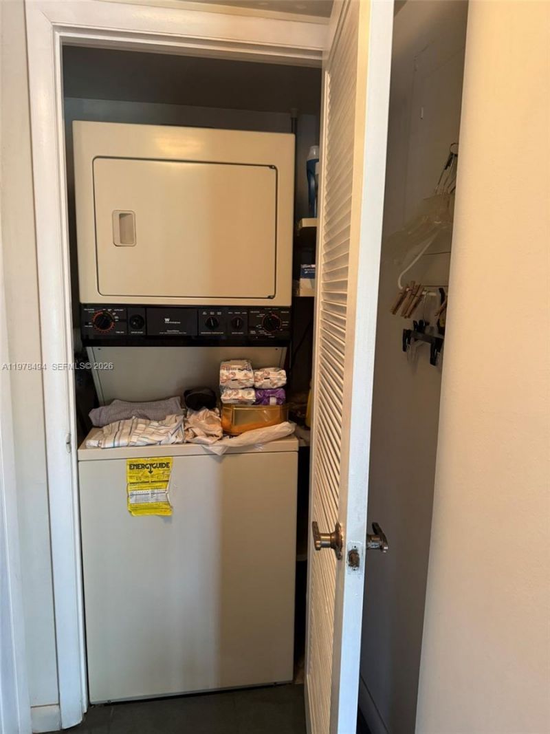 9180 SE Fontainebleau Blvd , Unit 302, Miami, FL 33172 Photo