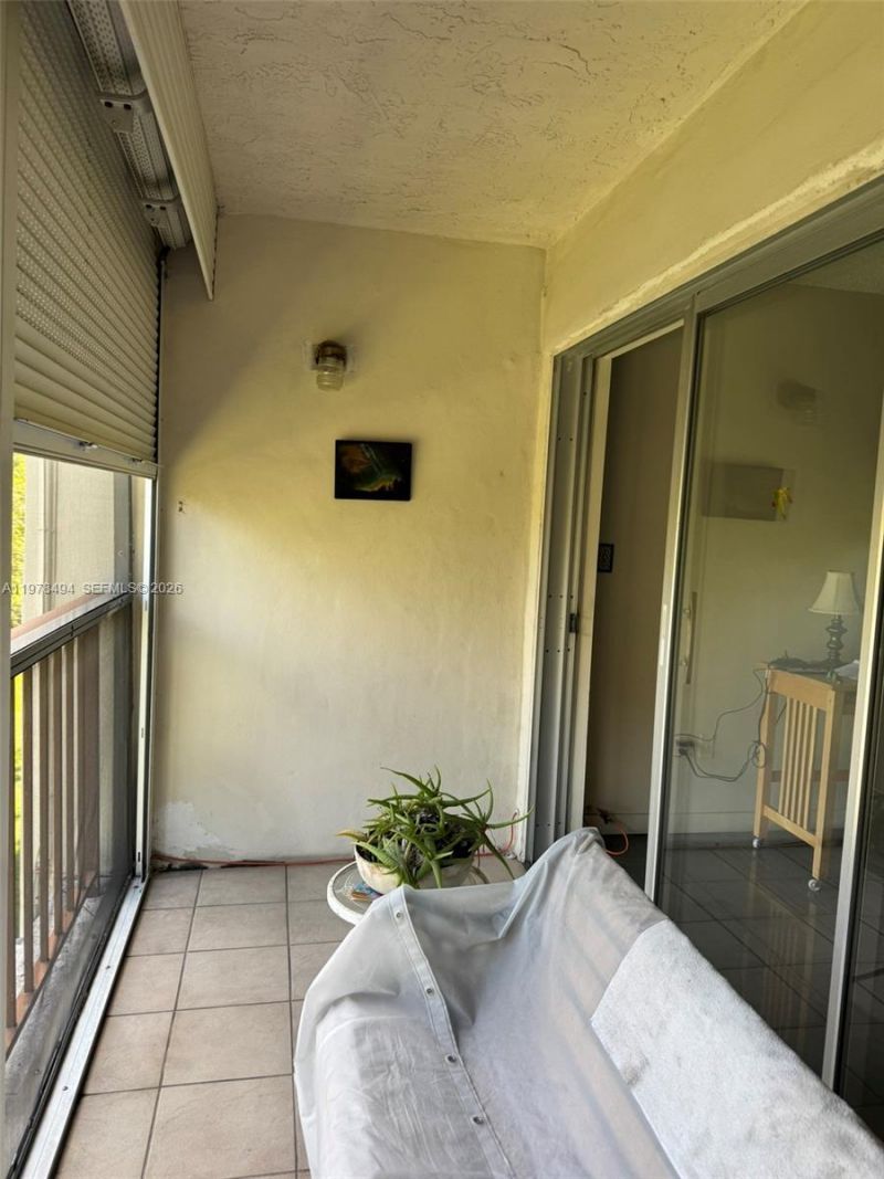 9180 SE Fontainebleau Blvd , Unit 302, Miami, FL 33172 Photo