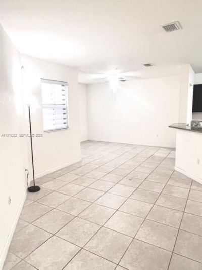 10600 NW 88th St, Unit 215, Doral, FL 33178 Photo