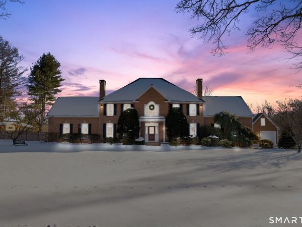 16 Robin Hood, Easton, CT 06612