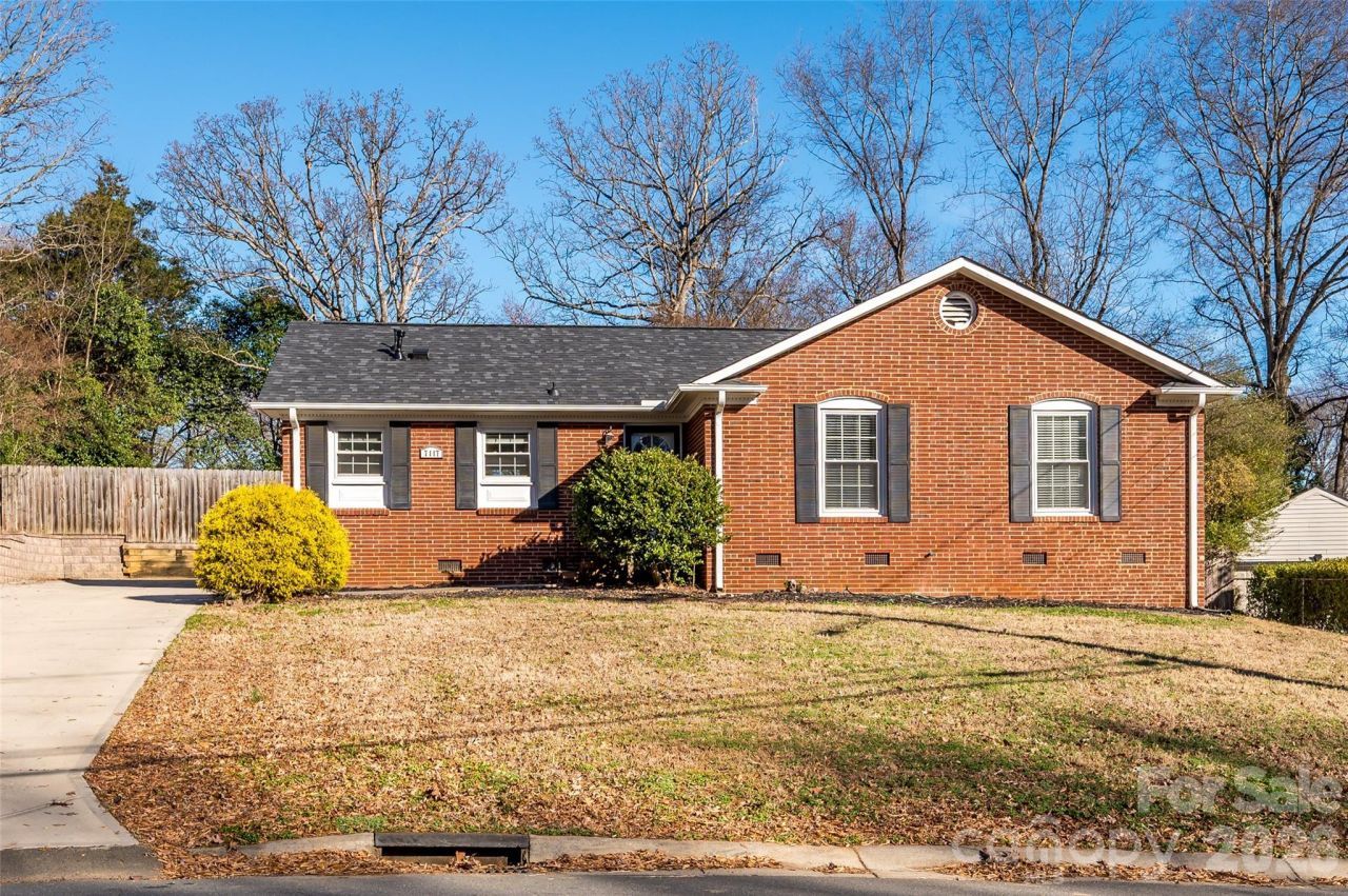 7117 Woodstream Drive, Charlotte, NC 28210 Main Photo