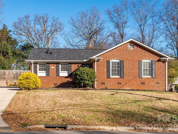 7117 Woodstream Drive, Charlotte, NC 28210