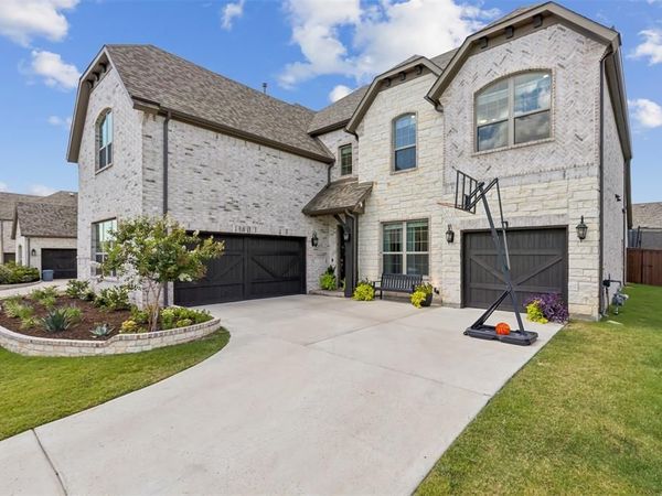 1014 Ember Crest Drive, Rockwall, TX 75087