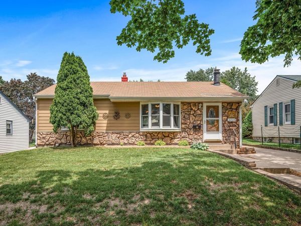 2233 Fremont Avenue E, Saint Paul, MN 55119