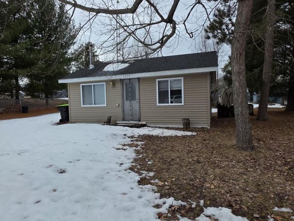 1233 Hollywood Drive, St. Helen, MI 48656