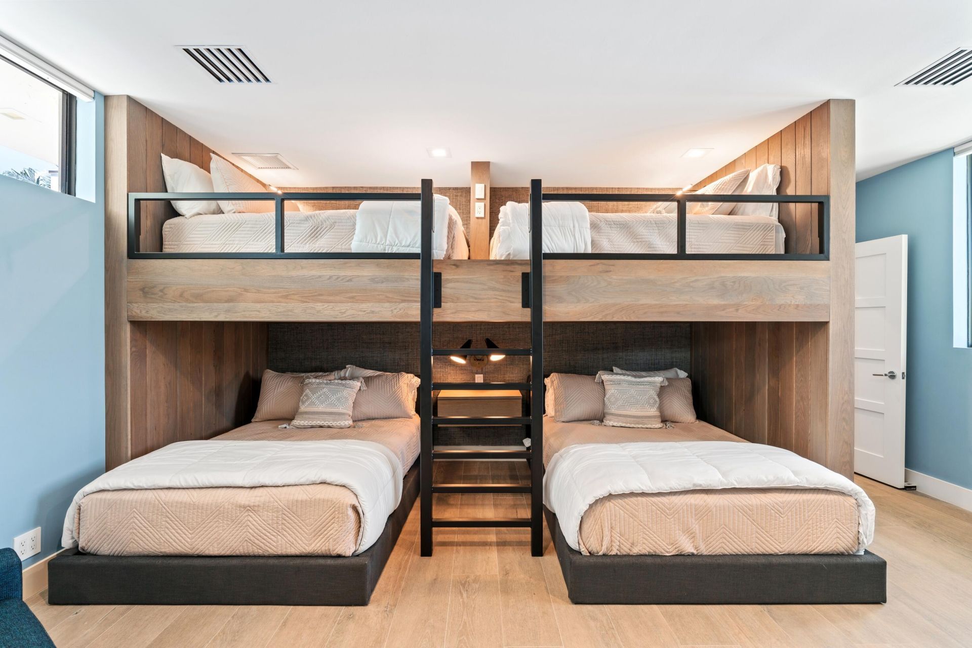 1080 Lake Drive, Delray Beach, FL 33444 Photo