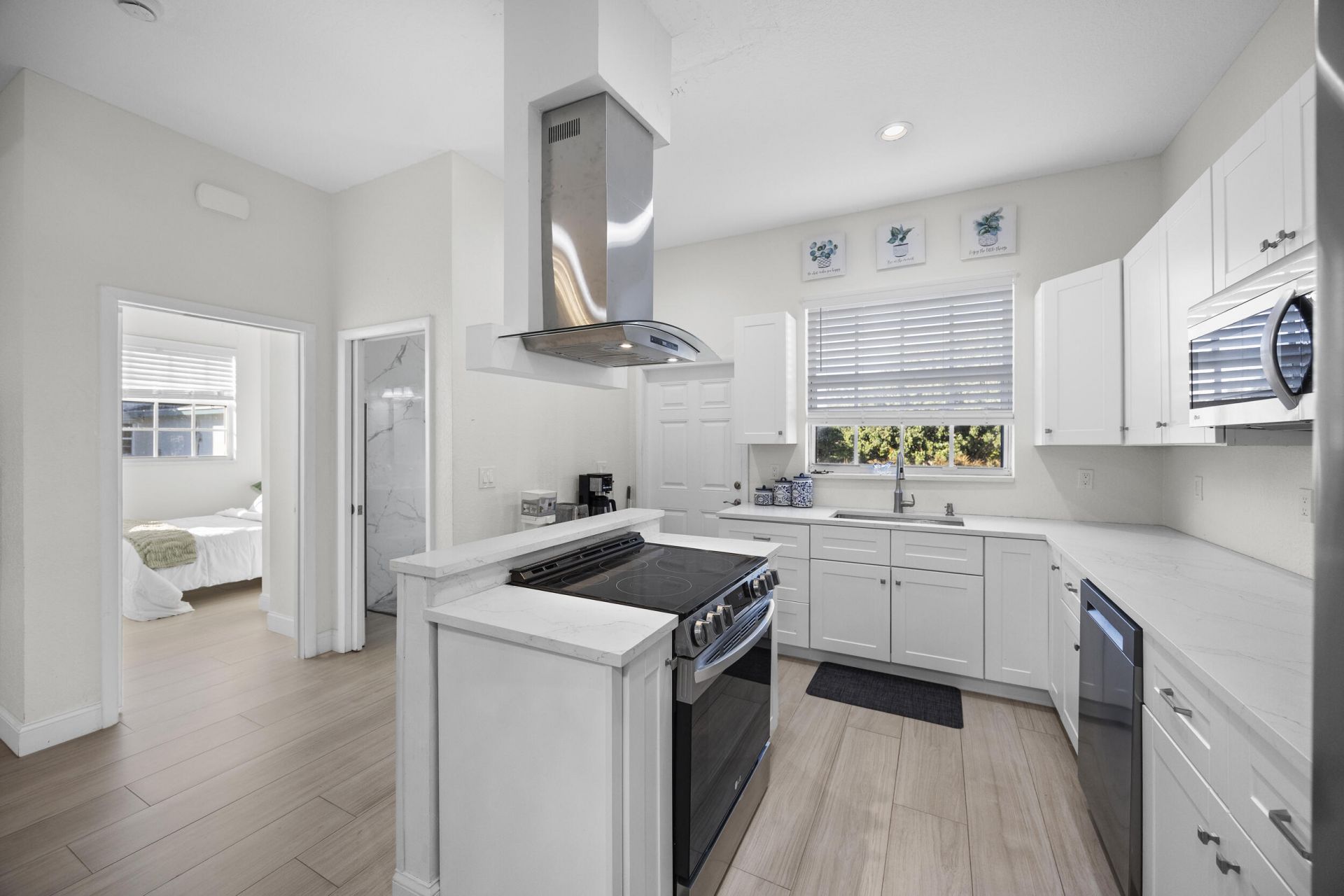 6934 Grapeview Boulevard, The Acreage, FL 33470 Photo