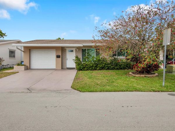 4905 NW 47th Ave, Tamarac, FL 33319