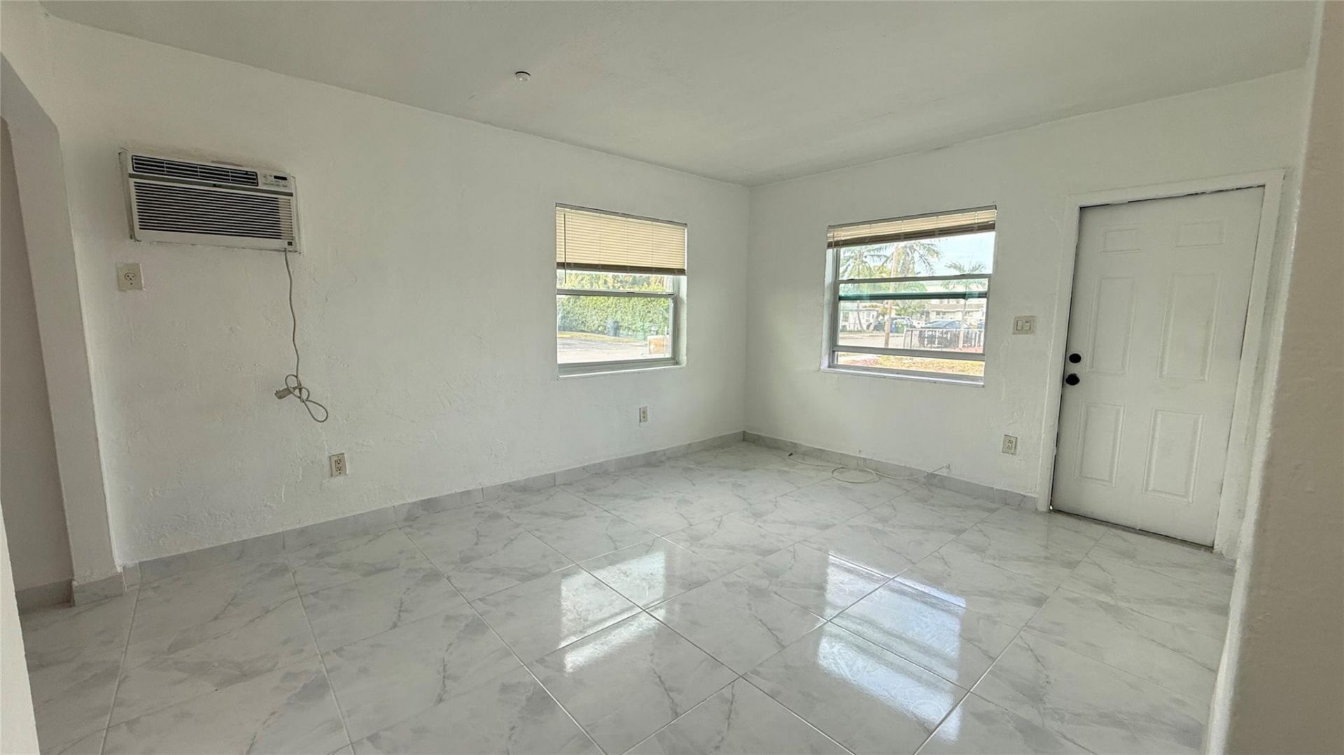 832 NW 10th Street, Unit 1, Hallandale Beach, FL 33009 Photo