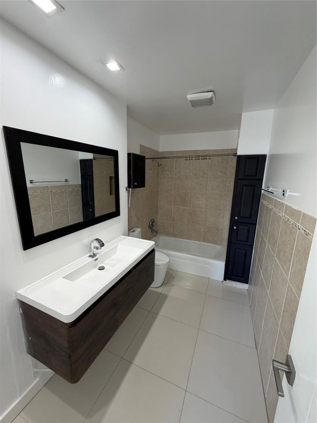 2161 NE 68th Street, Unit 323, Fort Lauderdale, FL 33308 Photo