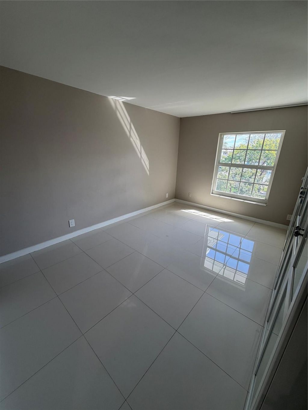 2161 NE 68th Street, Unit 323, Fort Lauderdale, FL 33308 Photo