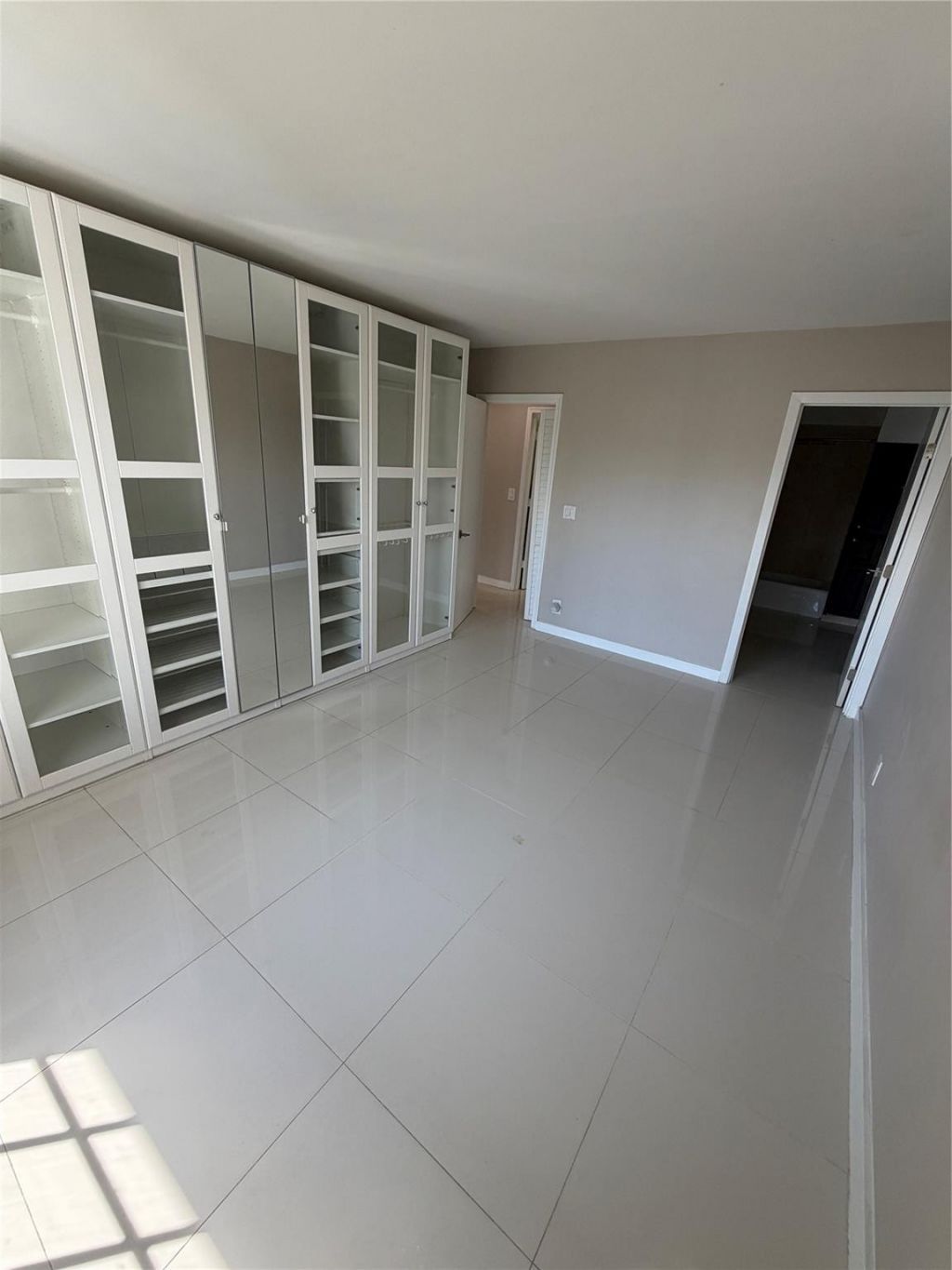 2161 NE 68th Street, Unit 323, Fort Lauderdale, FL 33308 Photo