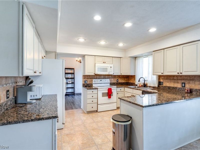 5880 Deepwood Trail, Solon, OH 44139 Photo 13