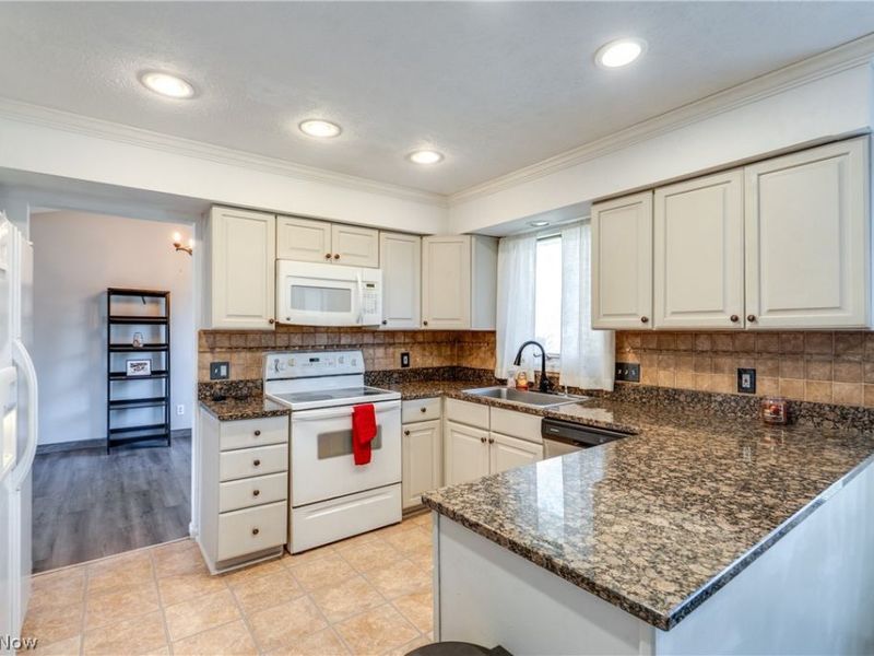 5880 Deepwood Trail, Solon, OH 44139 Photo 14