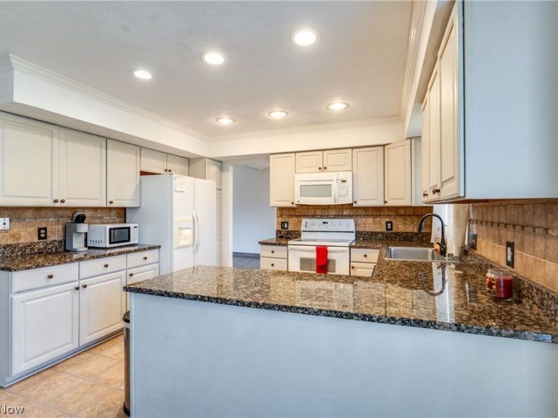 5880 Deepwood Trail, Solon, OH 44139 Photo 15