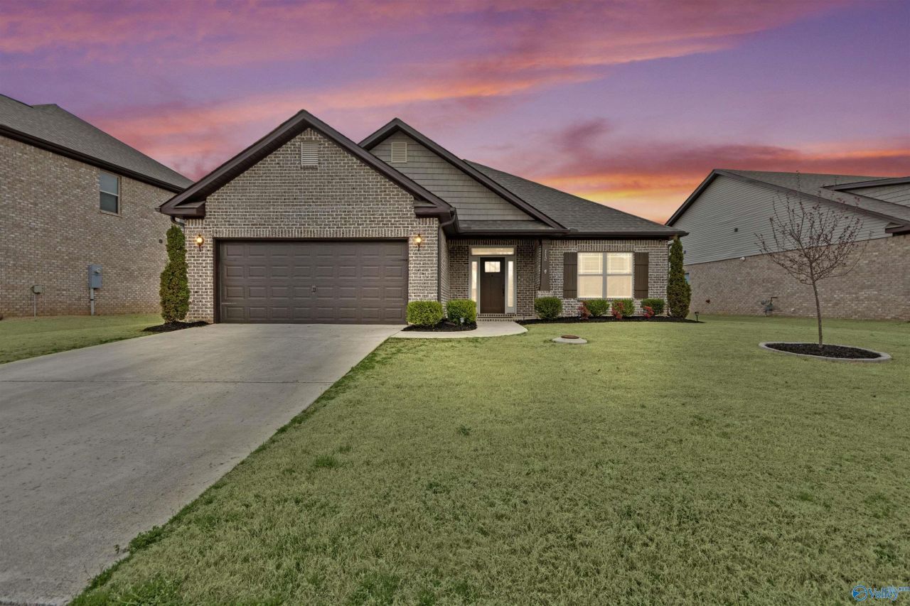 112 Kretzer Court, Huntsville, AL 35806 Main Photo