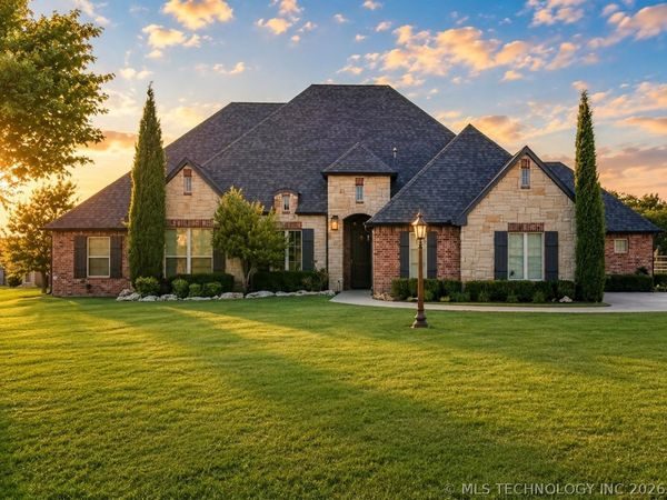 6502 N Oakwood Circle, Owasso, OK 74055
