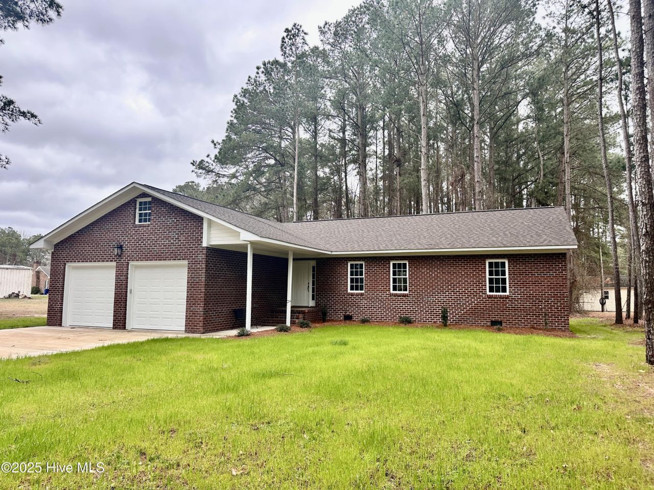 216 Coastal Drive, Washington, NC 27889 Main Photo