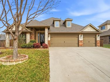 12016 Olinger Drive, Fort Worth, TX 76108