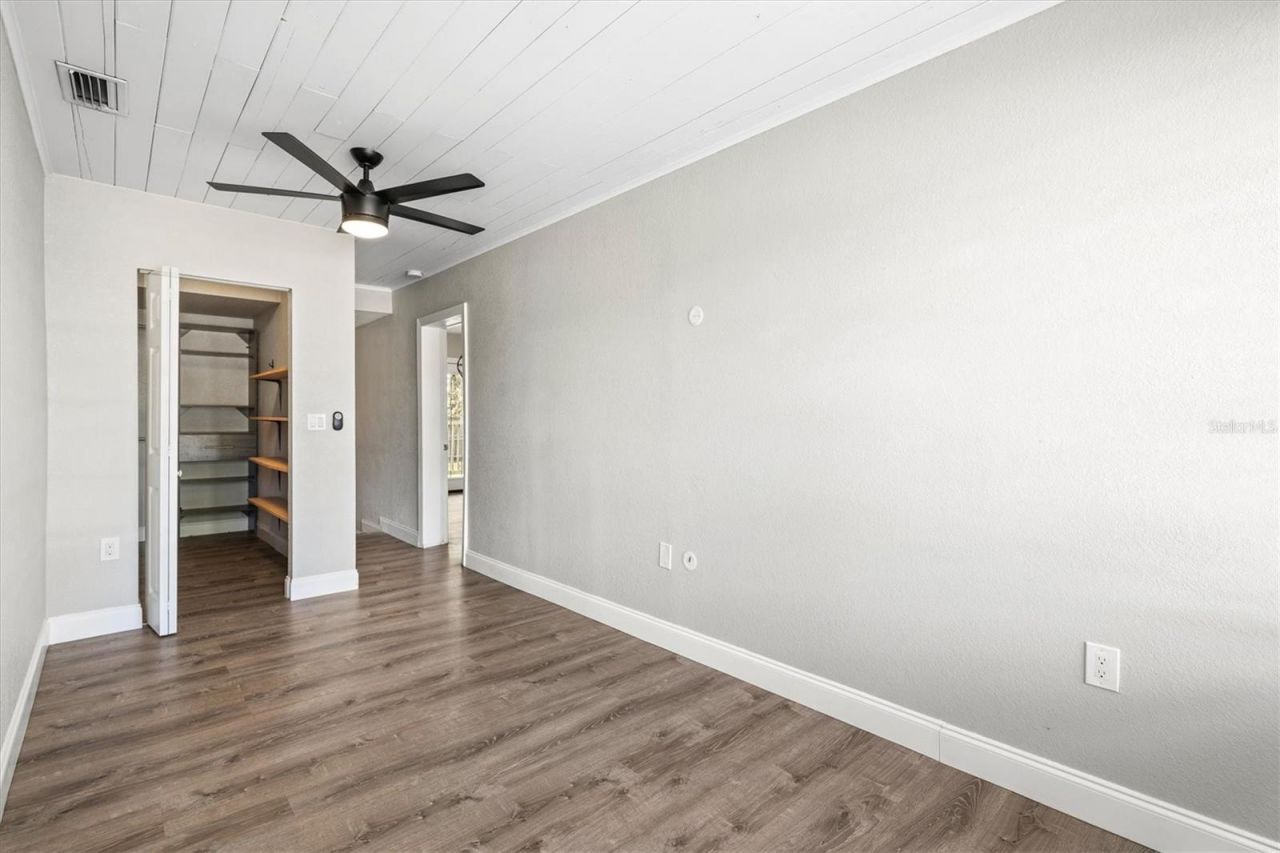 2586 Tami Sola Street, Sarasota, FL 34237 Photo