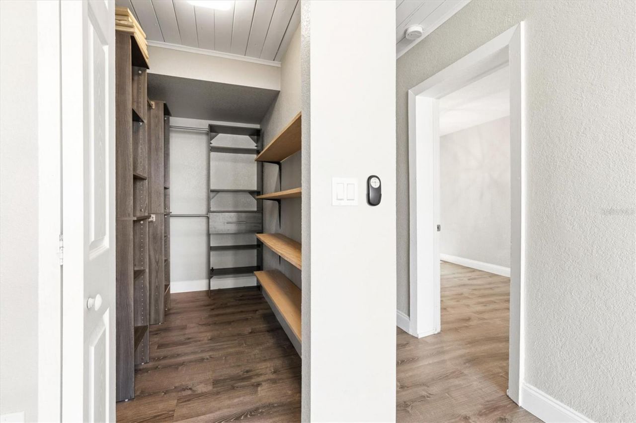 2586 Tami Sola Street, Sarasota, FL 34237 Photo