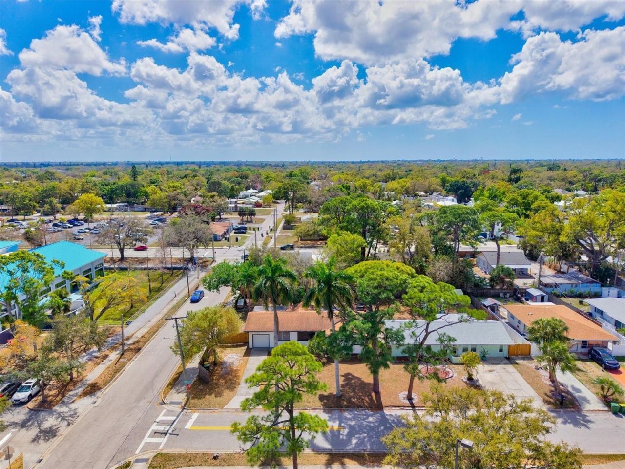 2586 Tami Sola Street, Sarasota, FL 34237 Photo