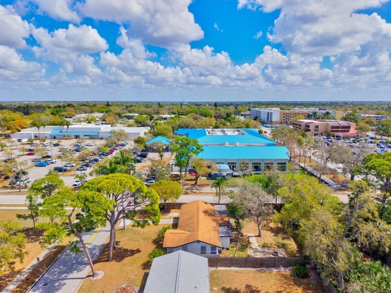 2586 Tami Sola Street, Sarasota, FL 34237 Photo