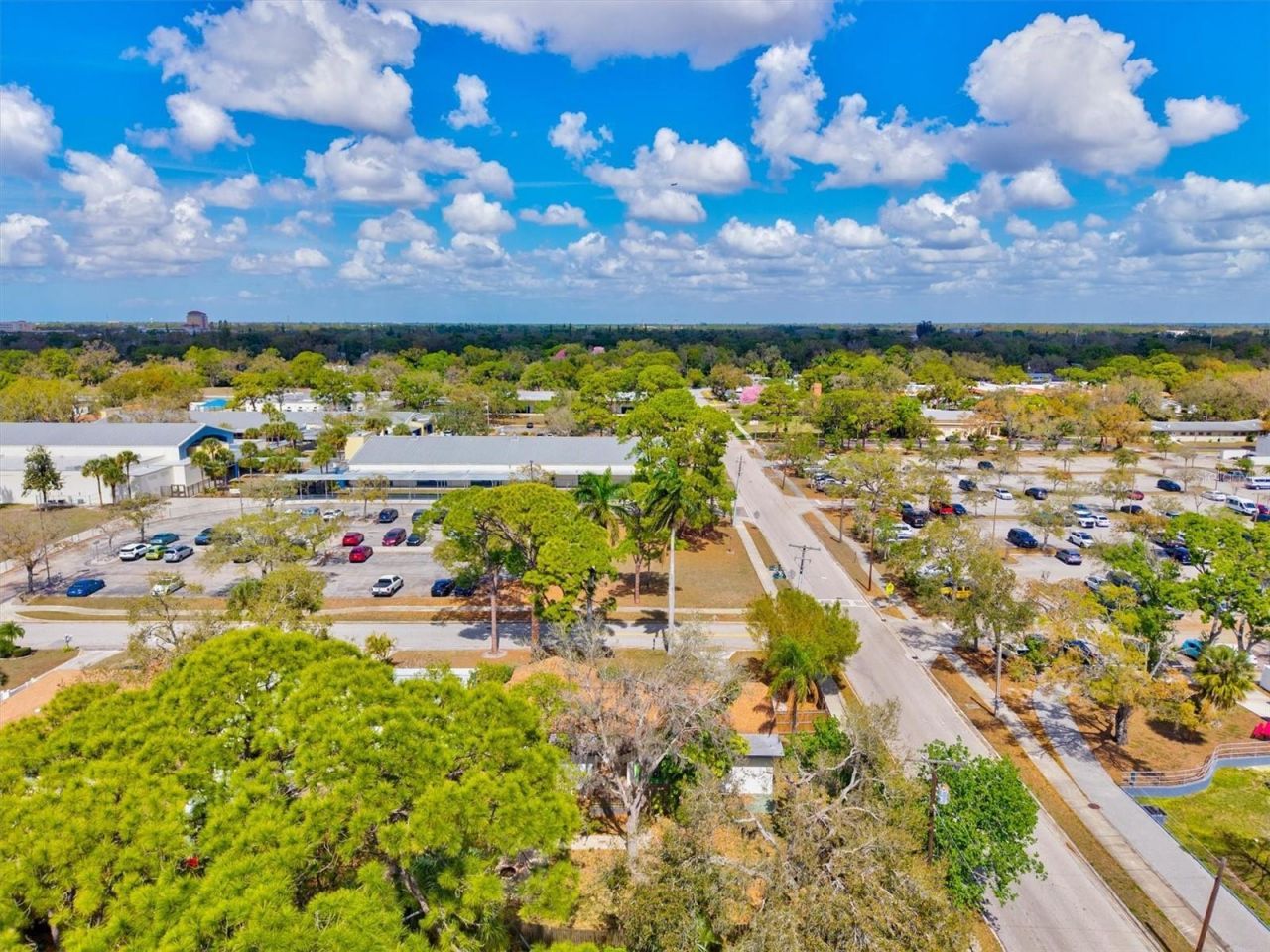 2586 Tami Sola Street, Sarasota, FL 34237 Photo