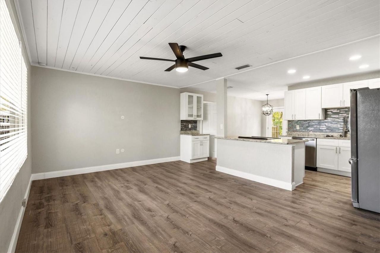 2586 Tami Sola Street, Sarasota, FL 34237 Photo