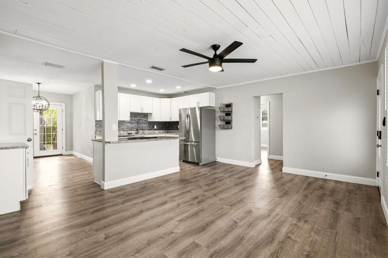 2586 Tami Sola Street, Sarasota, FL 34237 Photo