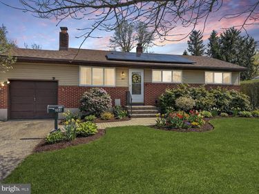 204 S GARDEN BOULEVARD, BEVERLY, NJ 08010