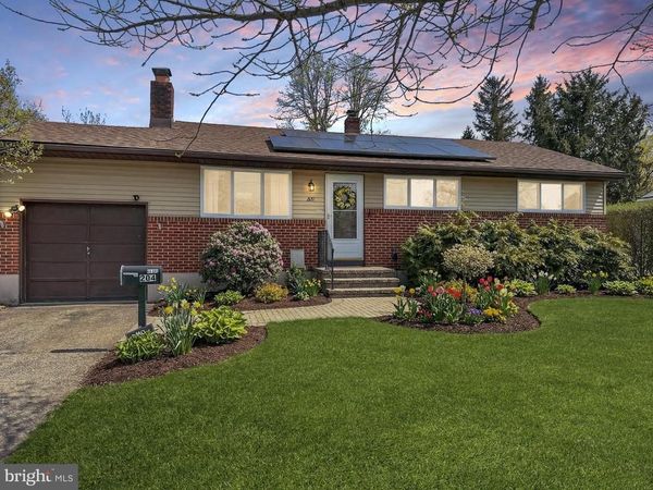 204 S GARDEN BOULEVARD, BEVERLY, NJ 08010