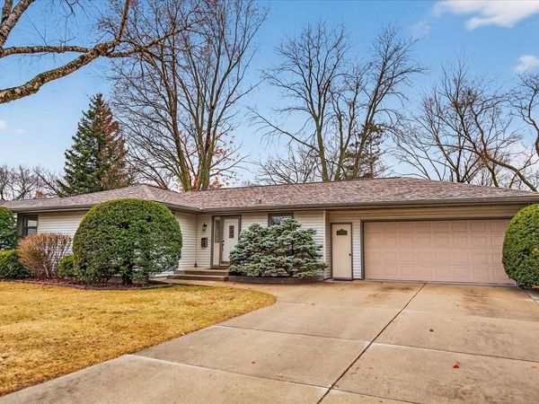 2306 Woodcrest Drive, Portage, WI 53901