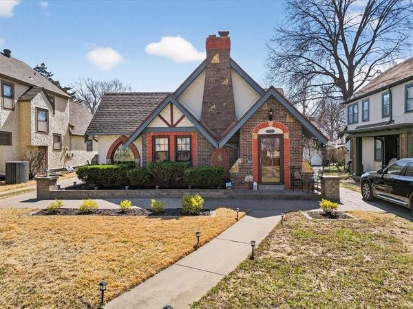 243 E 72nd Terrace, Kansas City, MO 64114