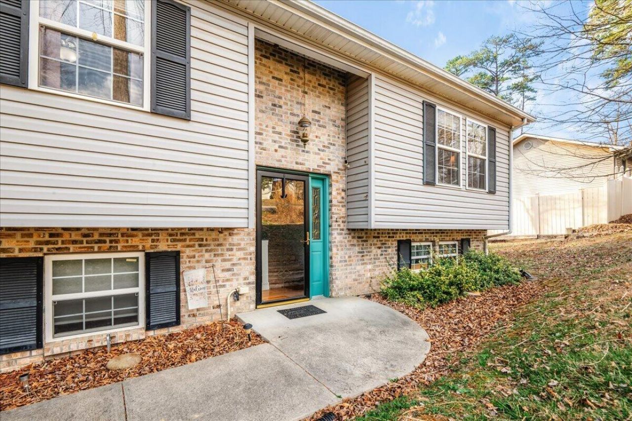 2011 Cedar Lane, Corbin, KY 40701 Main Photo